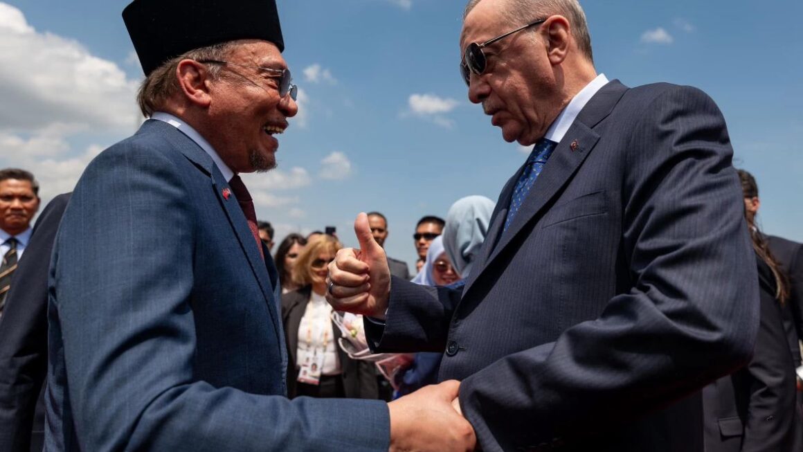 PMX, Datuk Seri Anwar Ibrahim, greets Recep Tayyip Erdoğan.