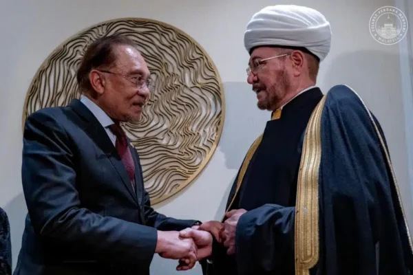 Anwar Bertemu Mufti Besar Rusia, Perkukuh Hubungan Islam Malaysia-Rusia
