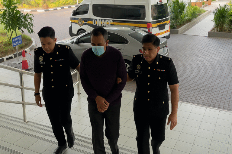 Kakitangan JAIS didakwa terima RM8,000 Untuk Kurangkan Kompaun Halal