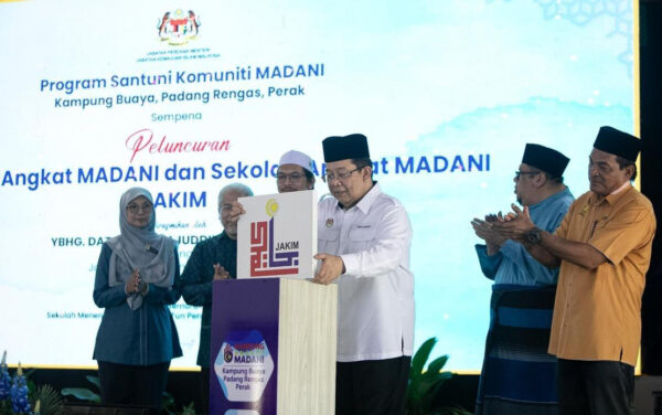 JAKIM Urges Public Trust Amid Zakat Misappropriation Claims and Halal Revocations